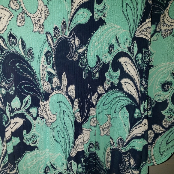 Plus Size 5X 34/36 New Catherines blouse Paisely Print shirt top blue - Picture 6 of 7